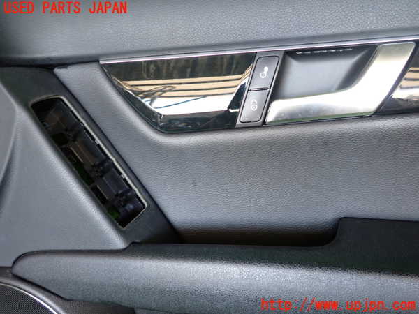 2UPJ-9232961234]ベンツ C200 ステーションワゴン(204248)(204)右前ドア内張り 中古_2