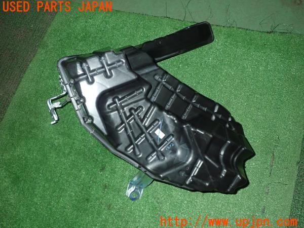 3UPJ=9232970515]レクサス UX250h Ｆスポーツ(MZAH10)純正 Mark Levinson マークレビンソン 24718-J0801 ウーハー 中古_3