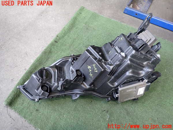 2UPJ-9232971130]レクサス・UX250h(MZAH10)右ヘッドライト LED 中古_2