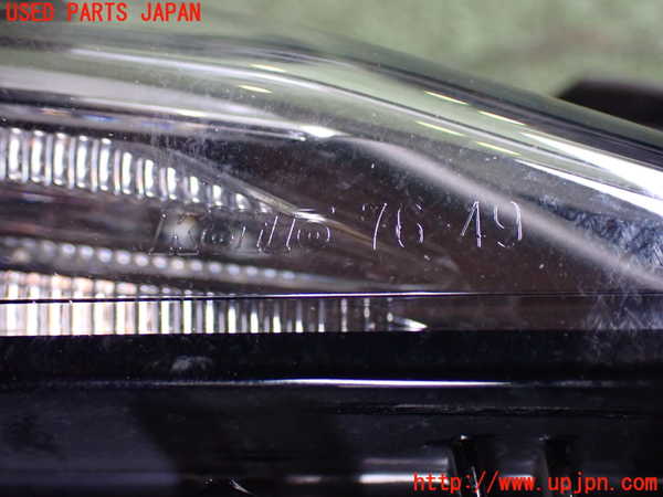 2UPJ-9232971130]レクサス・UX250h(MZAH10)右ヘッドライト LED 中古_4