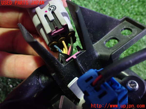 2UPJ-9232971180]レクサス・UX250h(MZAH10)右フォグ 中古_3