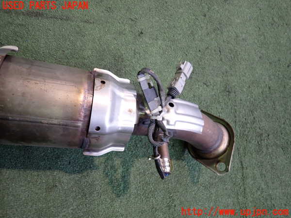 2UPJ-9232972661]レクサス・UX250h(MZAH10)触媒1 中古_2