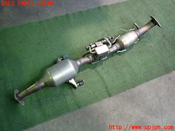 2UPJ-9232972661]レクサス・UX250h(MZAH10)触媒1 中古_3
