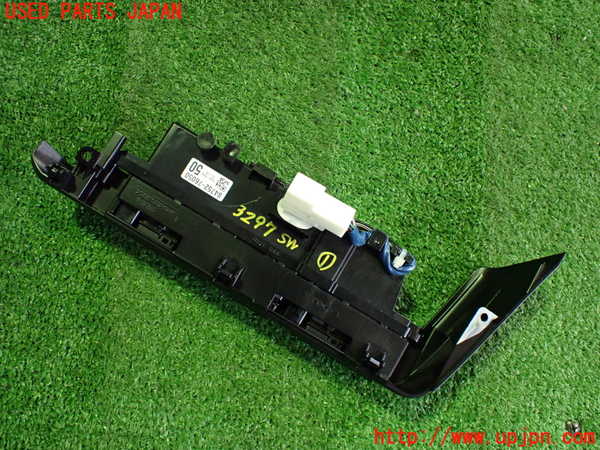 2UPJ-9232976306]レクサス・UX250h(MZAH10)スイッチ1(シートヒーター シートエアコン ステアリングヒーター) 中古_2