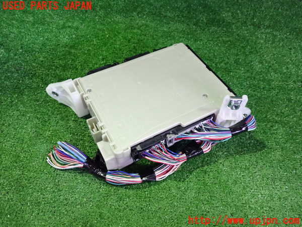 2UPJ-9232976743]レクサス・UX250h(MZAH10)ヒューズボックス3 中古_2
