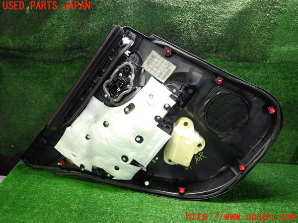 2UPJ-9232971294]レクサス・UX250h(MZAH10)右後ドア内張り 中古_4
