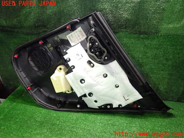 2UPJ-9232971324]レクサス・UX250h(MZAH10)左後ドア内張り 中古_3