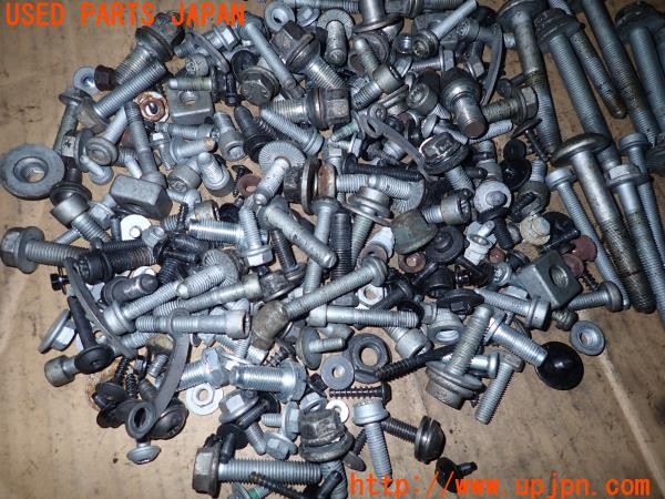 3UPJ=9232980720]アウディ A5 カブリオレ(8FCALF B8系)ネジ・ナット・ステー類 セット ジャンク_3