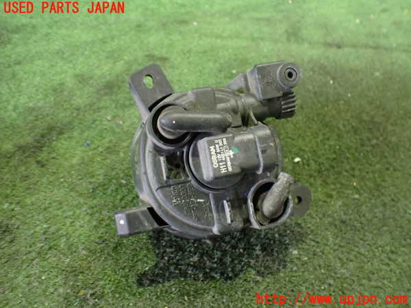 2UPJ-9232981182]アウディ・A5 カブリオレ(8FCALF)左フォグ 中古_3