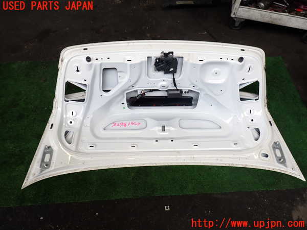 2UPJ-9232981500]アウディ・A5 カブリオレ(8FCALF)トランク 中古_4
