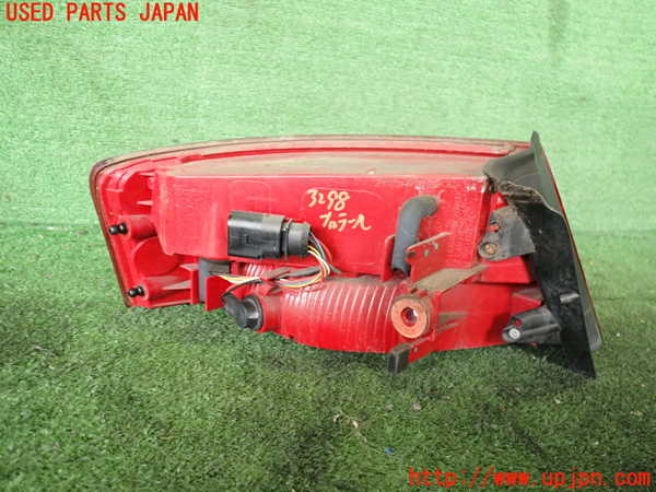 2UPJ-9232981530]アウディ・A5 カブリオレ(8FCALF)右テールランプ 中古_2
