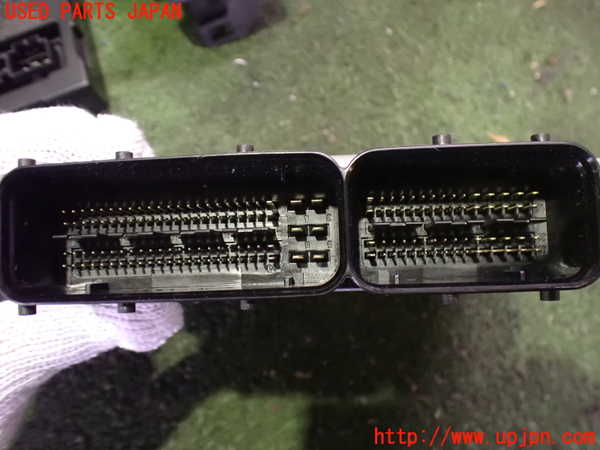 2UPJ-9232986110]アウディ・A5 カブリオレ(8FCALF)エンジンコンピューター 中古_3