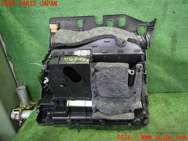 2UPJ-9232987516]アウディ・A5 カブリオレ(8FCALF)グローブボックス1 中古_3