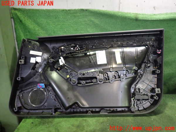 2UPJ-9232981264]アウディ・A5 カブリオレ(8FCALF)左前ドア内張り 中古_3
