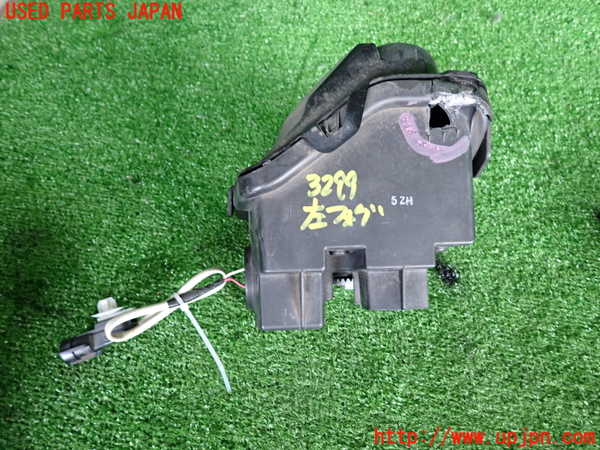 2UPJ-9232991182]レクサス・RC300h(AVC10)左フォグ (ジャンク品) 中古_3