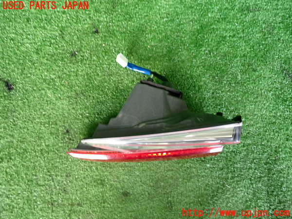 2UPJ-9232991550]レクサス・RC300h(AVC10)右リアフィニッシャー 中古_2