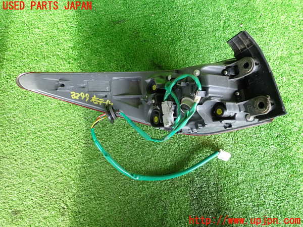 2UPJ-9232991530]レクサス・RC300h(AVC10)右テールランプ 中古_3
