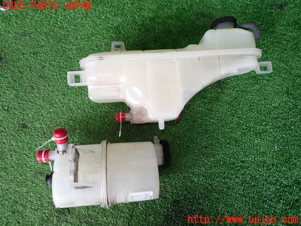 2UPJ-9232992410]レクサス・RC300h(AVC10)ラジエータータンク 中古_3