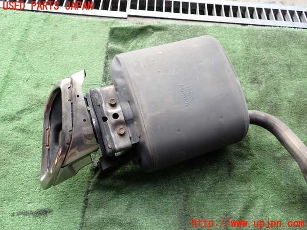 2UPJ-9232992671]レクサス・RC300h(AVC10)リアマフラー1 中古_4