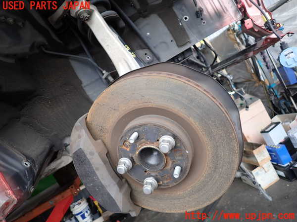 2UPJ-9232994290]レクサス・RC300h(AVC10)右フロントナックルハブ 中古_1