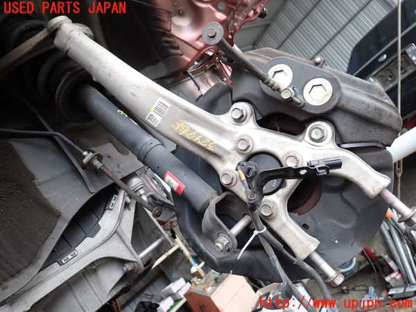2UPJ-9232994290]レクサス・RC300h(AVC10)右フロントナックルハブ 中古_2