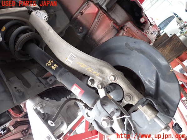 2UPJ-9232994295]レクサス・RC300h(AVC10)左フロントナックルハブ 中古_2