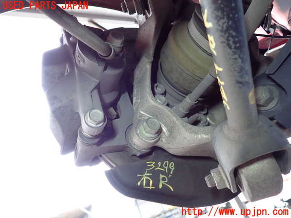 2UPJ-9232994300]レクサス・RC300h(AVC10)右リアナックルハブ 中古_2