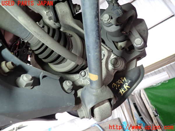 2UPJ-9232994305]レクサス・RC300h(AVC10)左リアナックルハブ 中古_2