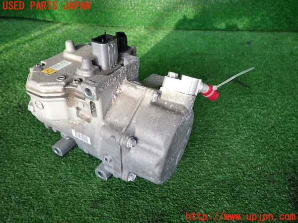 2UPJ-9232996025]レクサス・RC300h(AVC10)エアコンコンプレッサー 中古_2