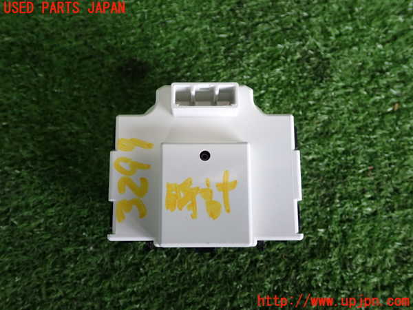 2UPJ-9232997850]レクサス・RC300h(AVC10)時計 中古_2