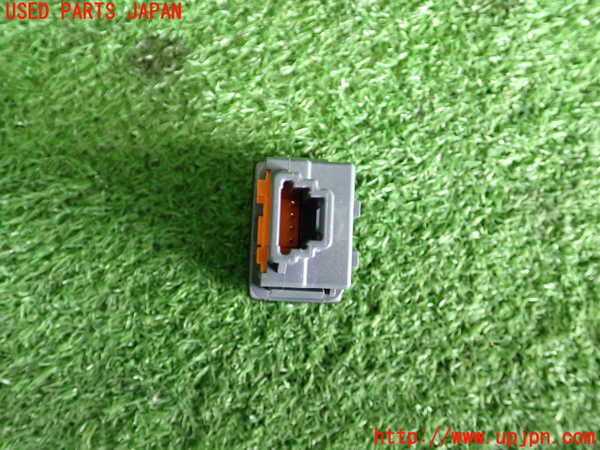 2UPJ-9232996313]レクサス・RC300h(AVC10)スイッチ8 (トランク) 中古_3
