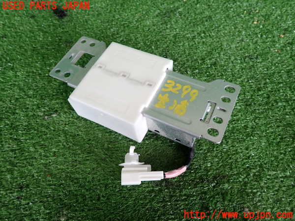 2UPJ-9232996850]レクサス・RC300h(AVC10)空気清浄機 中古_2