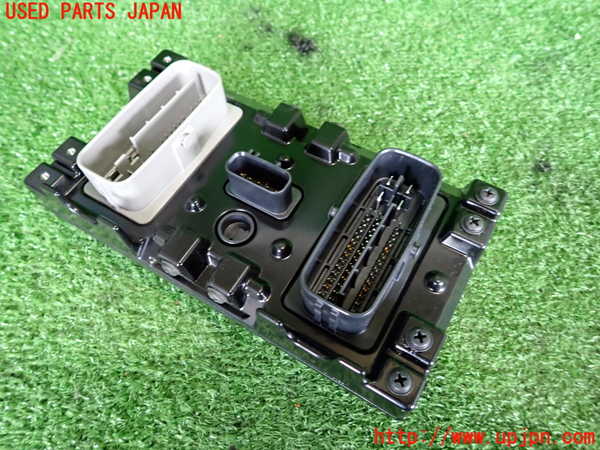 2UPJ-9232996125]レクサス・RC300h(AVC10)ABSコンピューター 中古_2