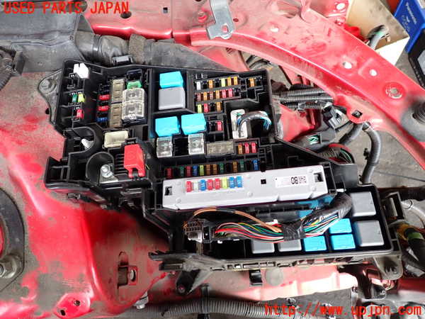 2UPJ-9232996741]レクサス・RC300h(AVC10)ヒューズボックス1 中古_2