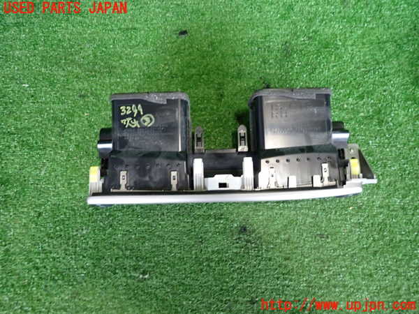 2UPJ-9232997528]レクサス・RC300h(AVC10)エアコン吹き出し口3 (真中) 中古_2