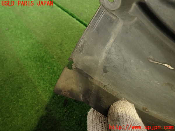 2UPJ-9233001092]ベンツ CLS350(218359)(218)左前フェンダーライナー 中古_3