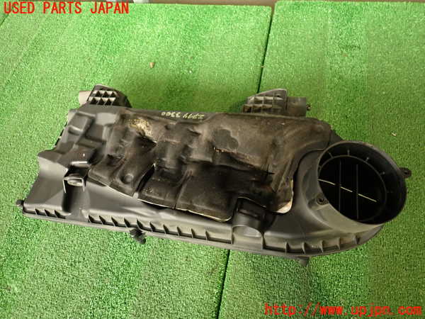 2UPJ-9233002560]ベンツ CLS350(218359)(218)エアクリーナーボックス (ジャンク品) 中古_4
