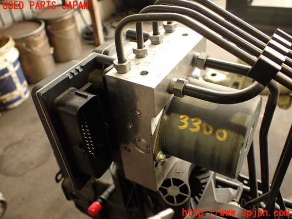 2UPJ-9233004040]ベンツ CLS350(218359)(218)ABSアクチュエーター 中古_2