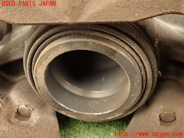 2UPJ-9233004080]ベンツ CLS350(218359)(218)右フロントキャリパー 中古_4