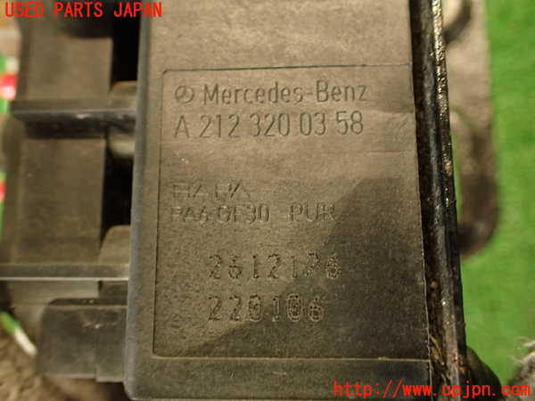 2UPJ-9233005540]ベンツ CLS350(218359)(218)エアサスソレノイドバルブ 中古_5