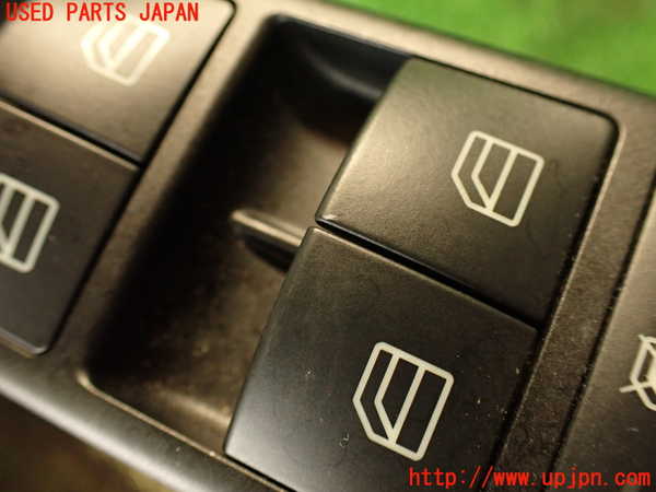 2UPJ-9233006240]ベンツ CLS350(218359)(218)右前パワーウィンドウスイッチ 中古_2