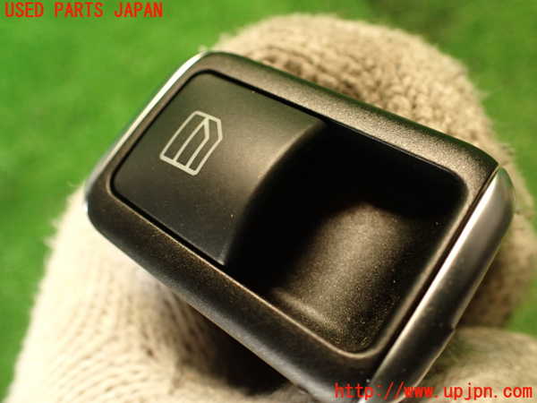 2UPJ-9233006245]ベンツ CLS350(218359)(218)左前パワーウィンドウスイッチ 中古_2