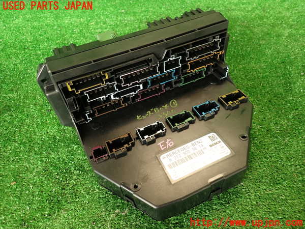 2UPJ-9233006741]ベンツ CLS350(218359)(218)ヒューズボックス1 中古_2