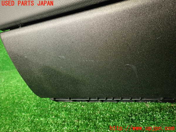 2UPJ-9233007516]ベンツ CLS350(218359)(218)グローブボックス1 中古_2