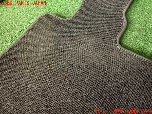 2UPJ-9233007800]ベンツ CLS350(218359)(218)フロアマット 中古_2