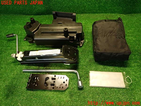 2UPJ-9233007805]ベンツ CLS350(218359)(218)車載工具 中古_2