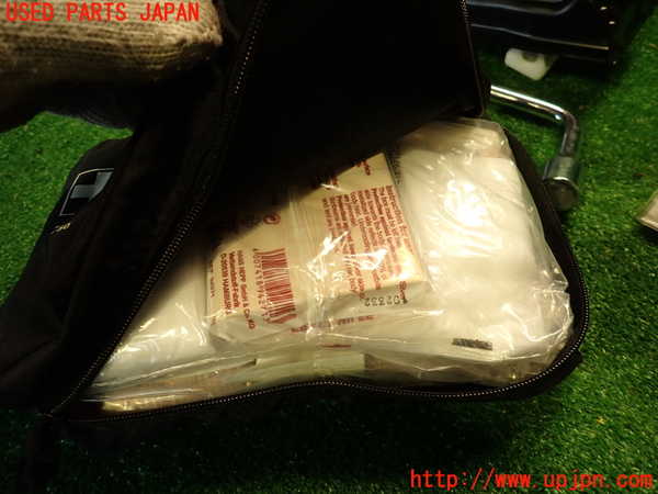 2UPJ-9233007805]ベンツ CLS350(218359)(218)車載工具 中古_3