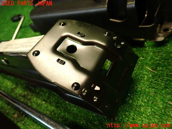 2UPJ-9233007805]ベンツ CLS350(218359)(218)車載工具 中古_5