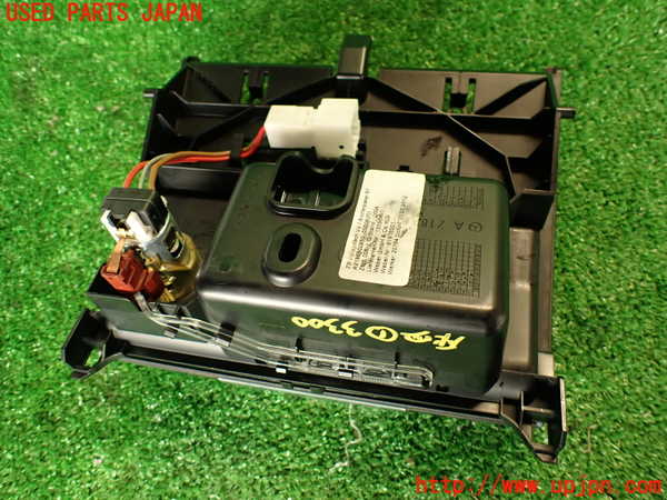 2UPJ-9233007821]ベンツ CLS350(218359)(218)灰皿1 中古_4
