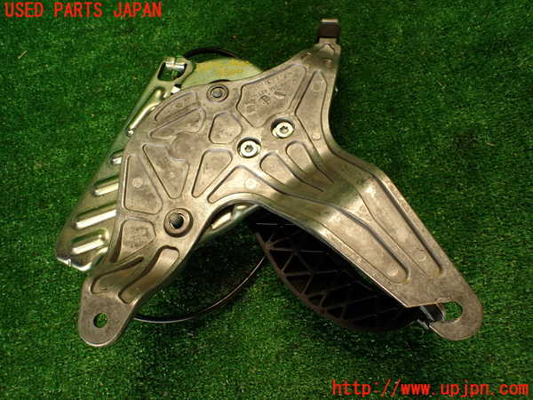 2UPJ-9233007550]ベンツ CLS350(218359)(218)サイドブレーキレバー 中古_2